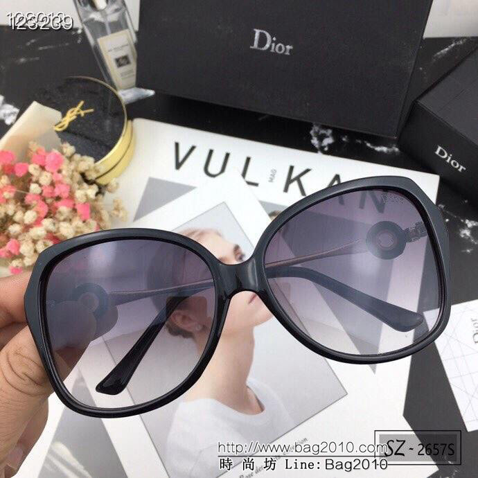DIOR-迪奧 2019新款 太陽鏡 減輕強光負擔 遮擋有害光線防輻射 出行旅遊必備品 2657S  lly1370